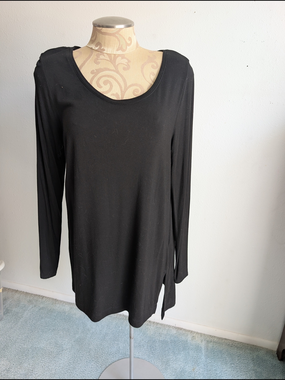 mercer & madison Black Scoop Neck Long Sleeve Top